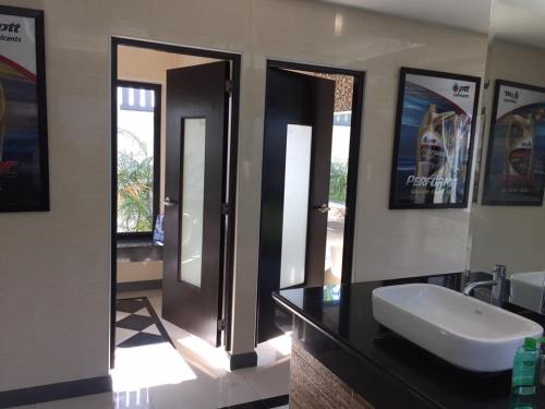 15073357_10153853572996805_4814131320765577228_n