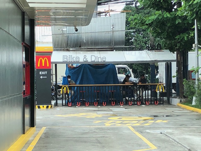 Recent transport features of fast-food restaurants « Caught (up) in traffic